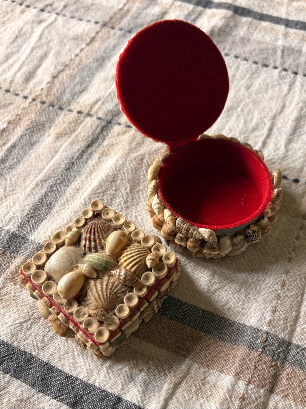 Vintage Handcrafted Shell Trinket Boxes - Red Felt Lined Round & Square ~Coastal
